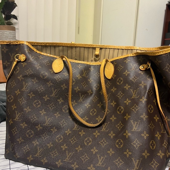 LV neverfull GM used - Picture 2 of 2
